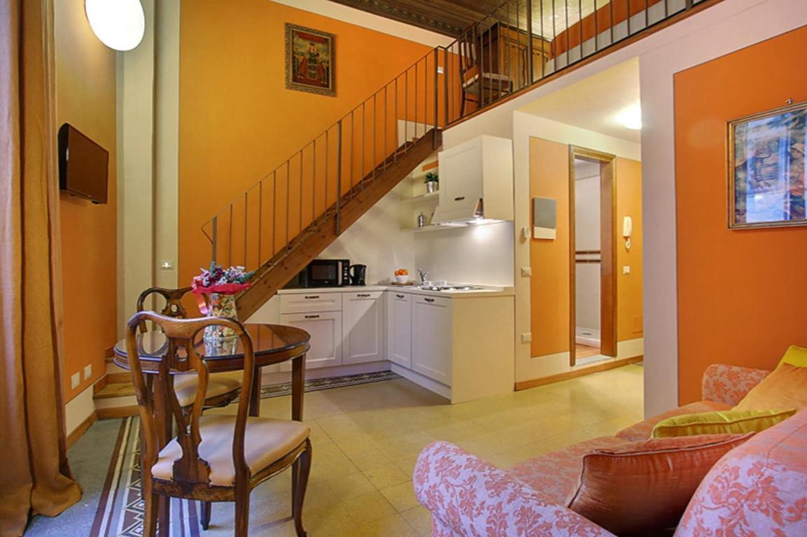 Apartments Puccini Флоренция Стая снимка